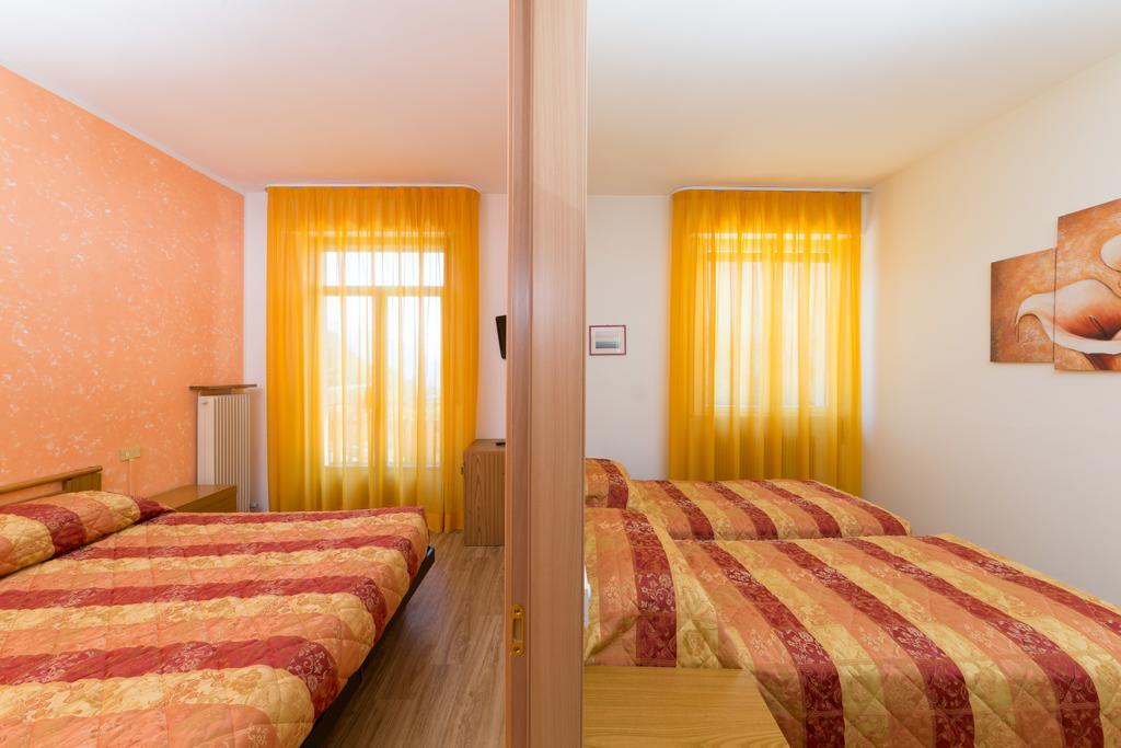 Hotel Antica Croce - Gardaslowemotion Tenno Exterior photo