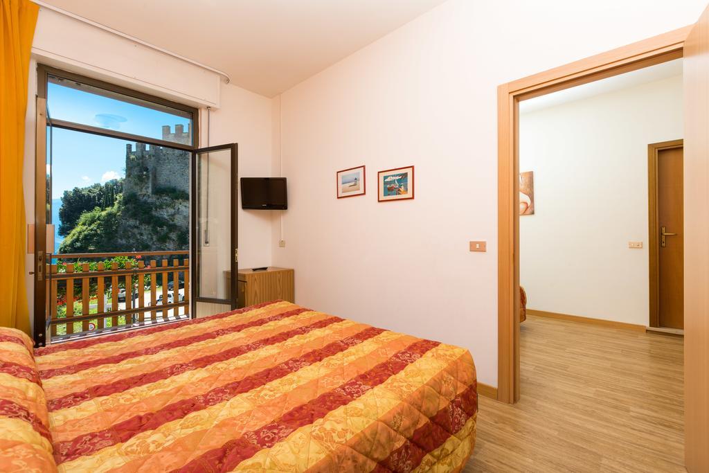 Hotel Antica Croce - Gardaslowemotion Tenno Exterior photo